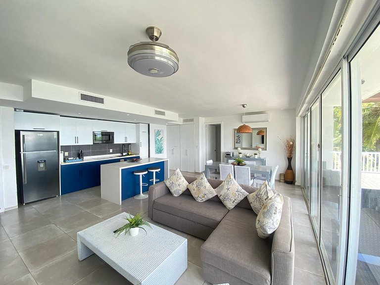 Coastal Comfort IX-102