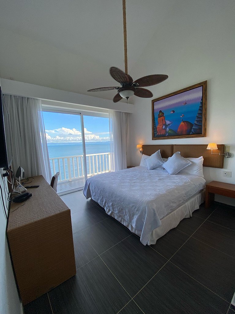 Sunlit Serenity by the Sea Samana 2-301