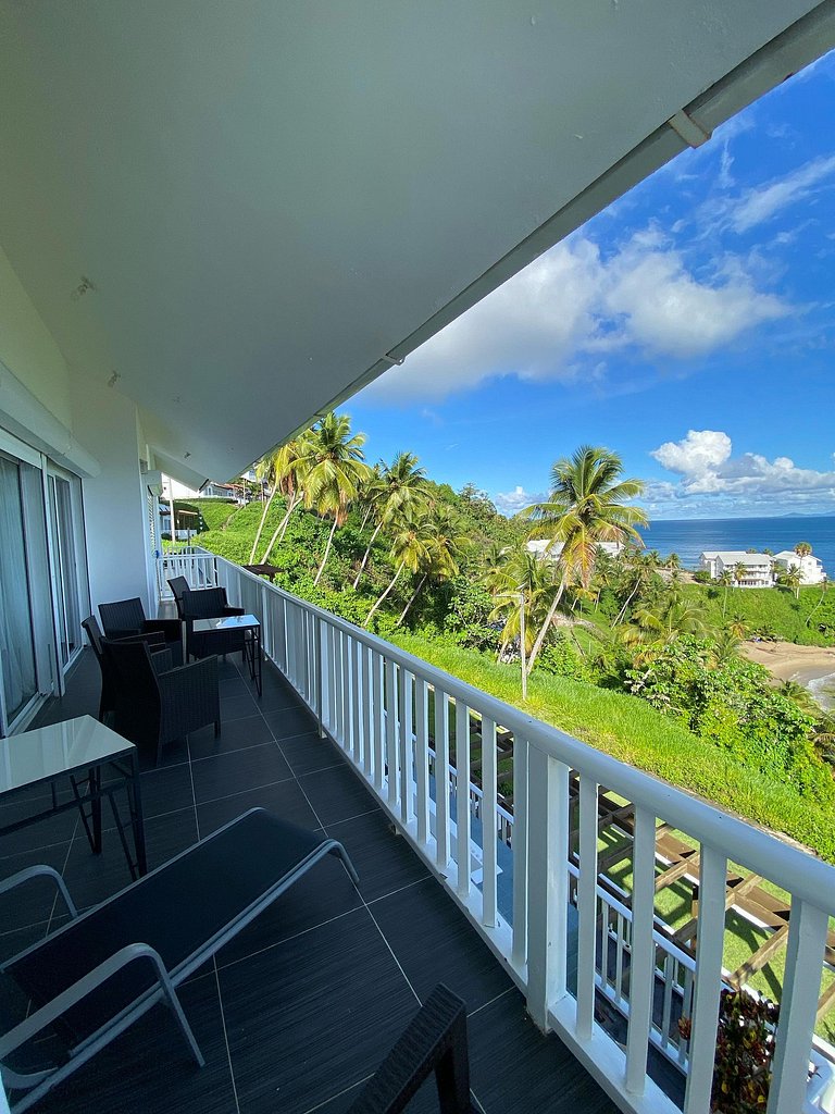 Sunlit Serenity by the Sea Samana 2-301