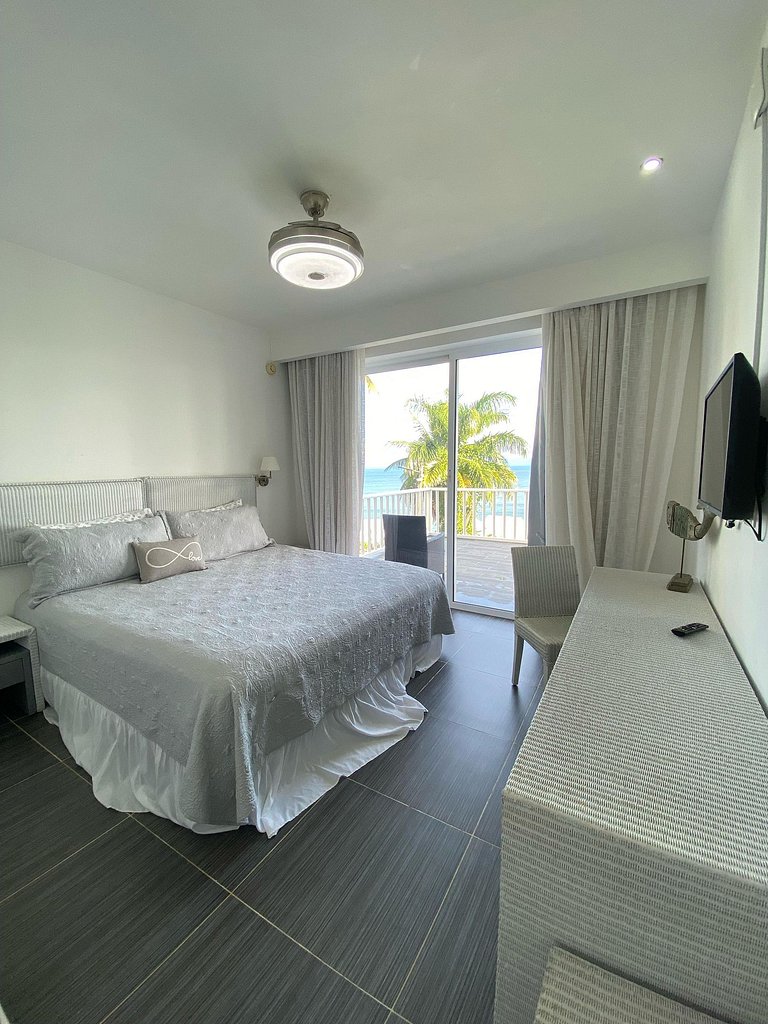 Bright Oceanview Retreat V-202