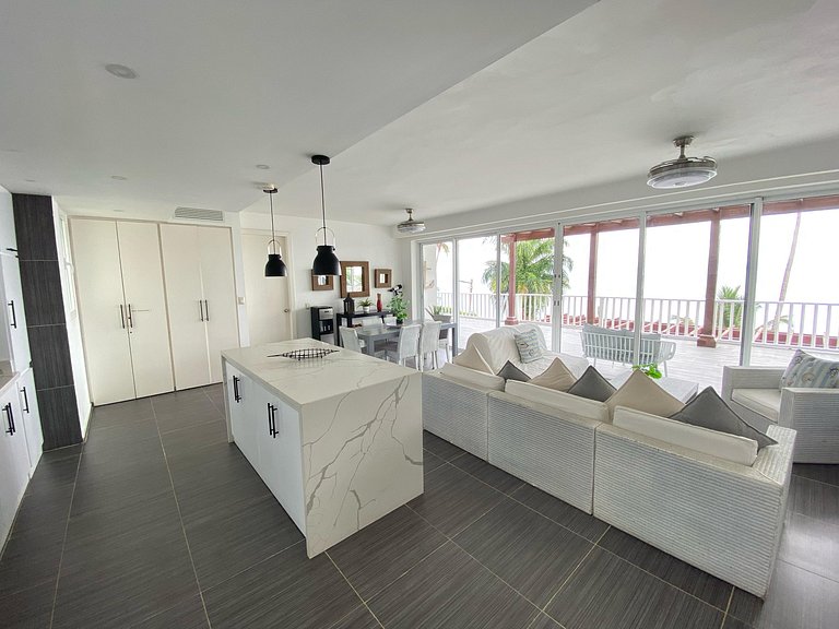 Bright Oceanview Retreat V-202