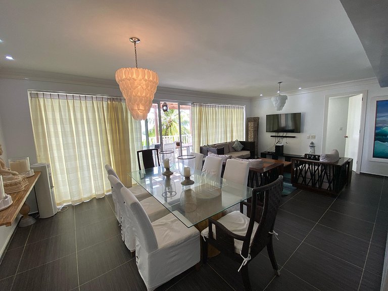 Spacious Oceanfront XII-201