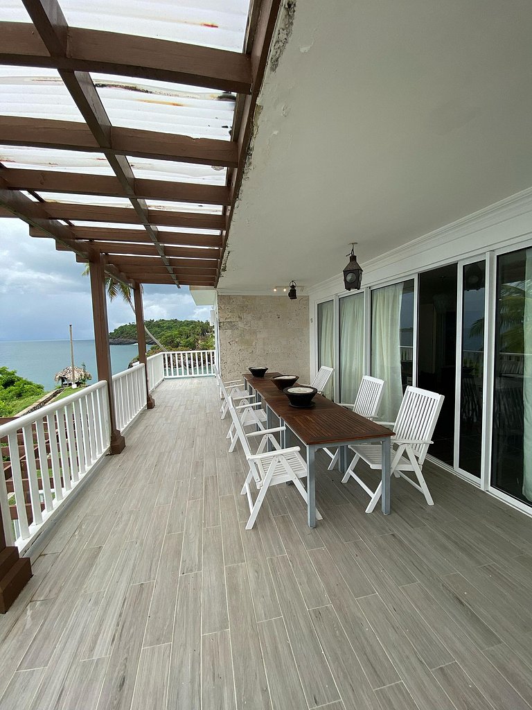 Spacious Oceanfront XII-201