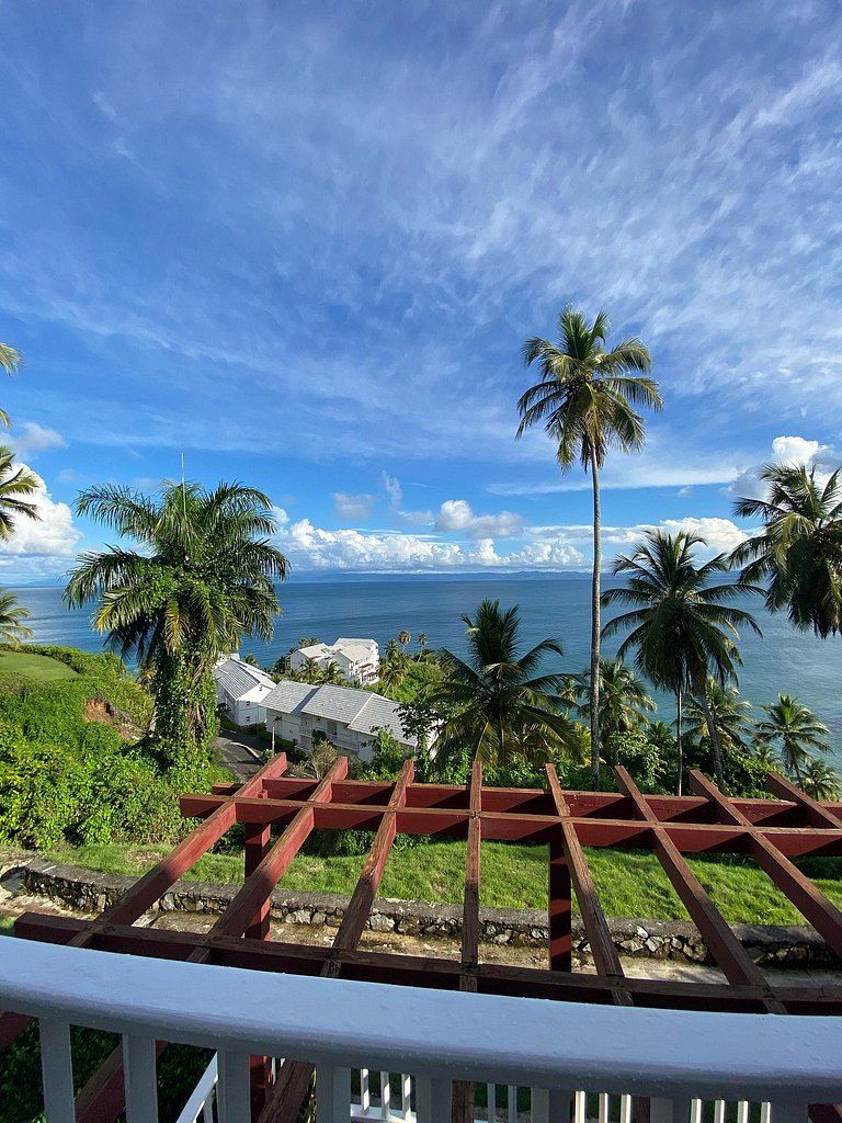 Bright Oceanview Retreat V-202