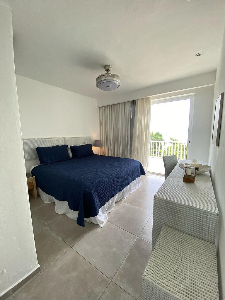 Coastal Comfort IX-102