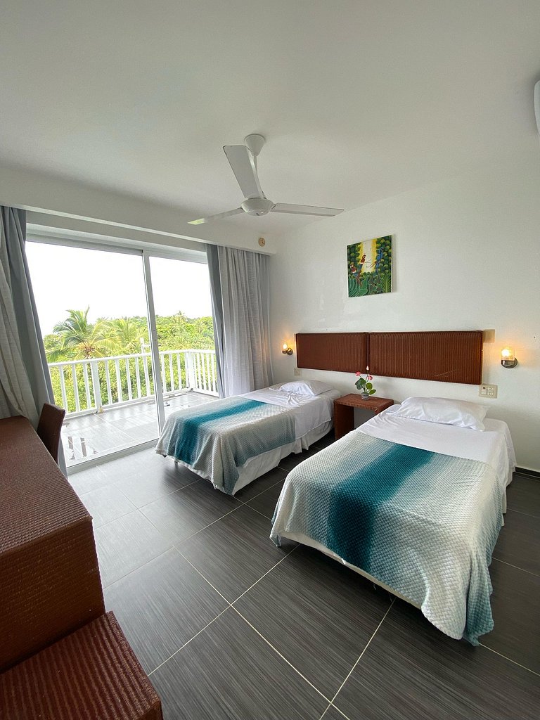 Cozy Shoreside Retreat Samana I-202
